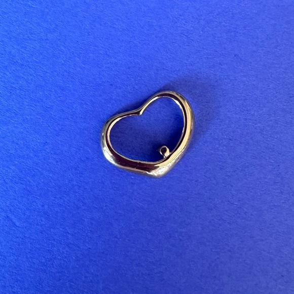 14K gold open heart charm - Picture 3 of 6